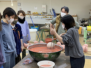 釉掛け指導イメージ