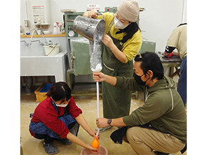 陶磁成形技法（風船石膏鋳込み）イメージ