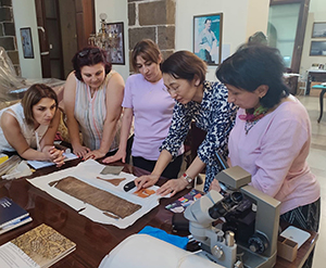 アルメニア染織品保存修復研修イメージ
